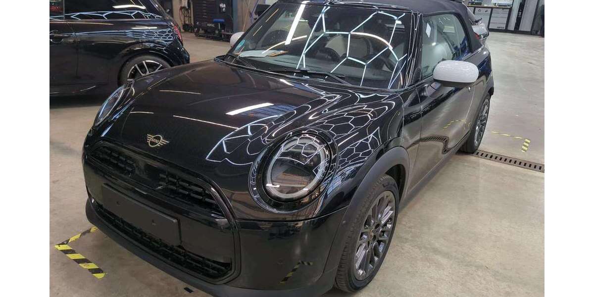 Mini Cooper C Cabrio 4.313 km 33.514 &euro; München 80788