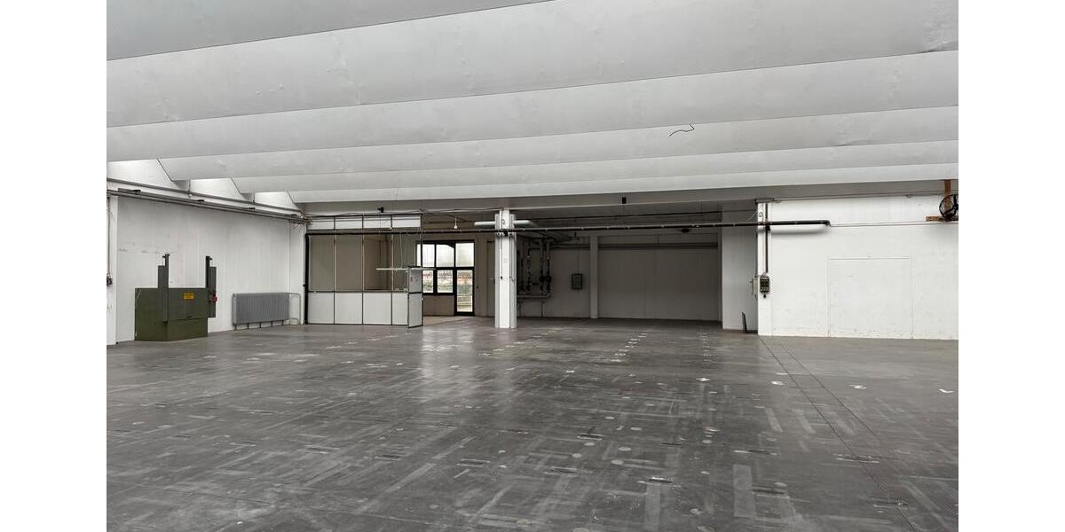 Miete in Werkhalle zimmer