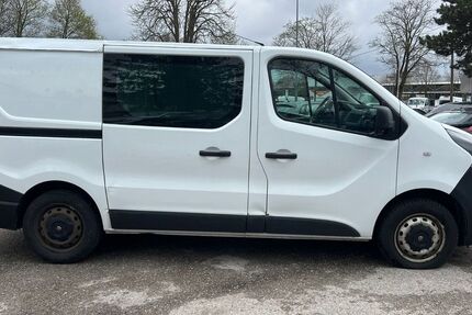 Opel Vivaro 140.000 km 8.900 &euro; München 81243
