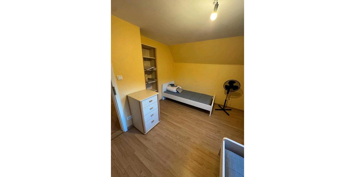 Haus Für MitarbeiterWgs Moosach 3 zimmer