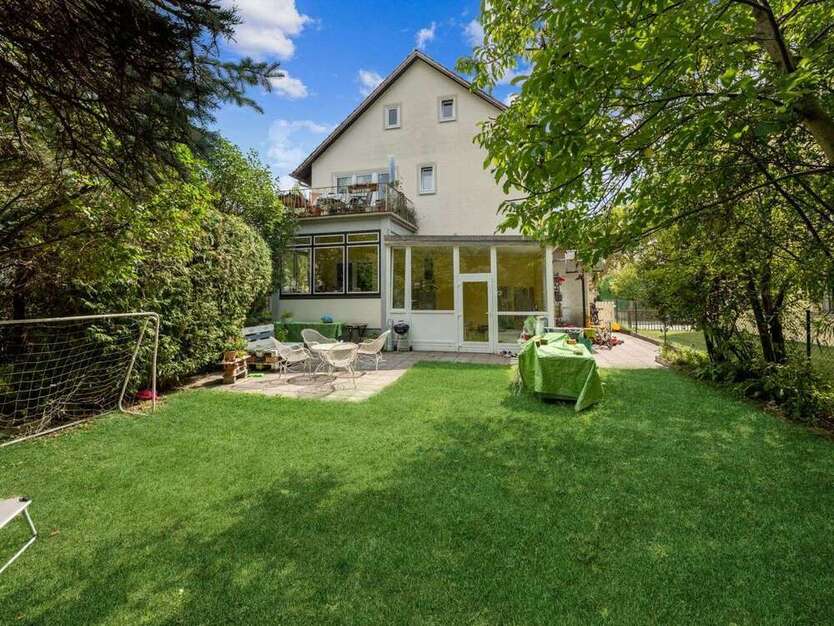 Haus zum Kaufen in München 1.250.000 € 200.72 m²