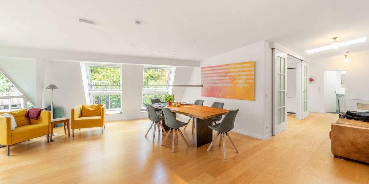 AIGNER - Charmante Dachgeschoss-Maisonette-Wohnung im historischen Mehrfamilienhaus 3 zimmer