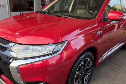 Mitsubishi Outlander 63.271 km 17.699 € München 81549