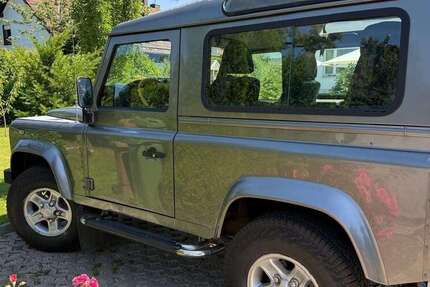 Land Rover Defender 194.000 km 28.000 € München 81479