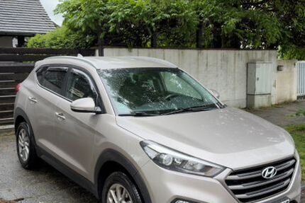 Hyundai TUCSON 164.445 km 11.990 &euro; München 81825