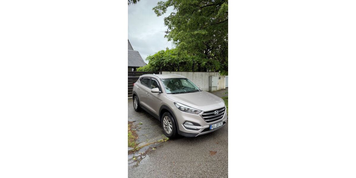 Hyundai TUCSON 164.445 km 12.490 &euro; München 81825