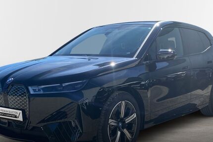 BMW iX 22.514 km 72.660 € Germering 82110