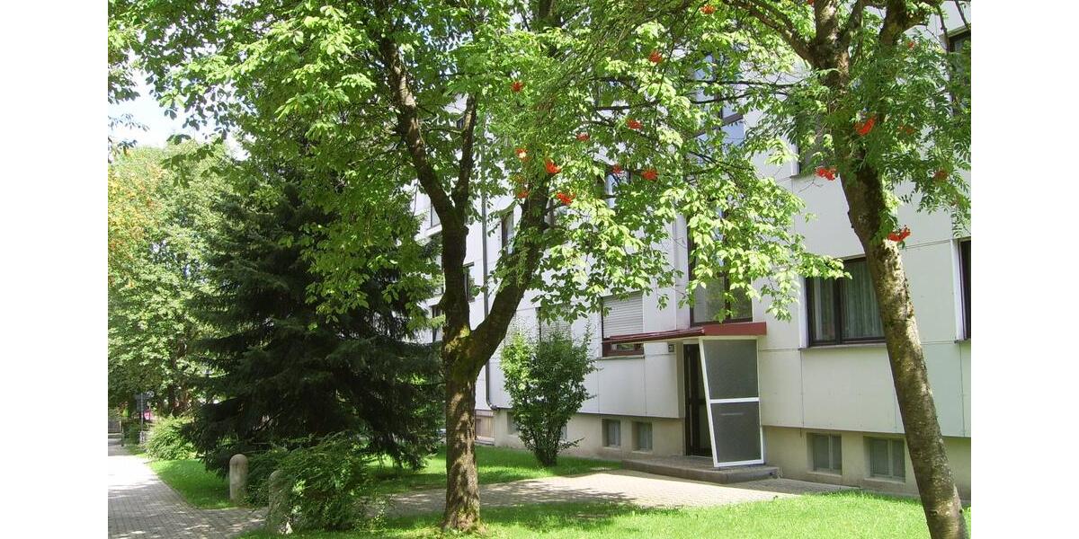 Hochparterre Holzkirchen - 3.5 Zimmer, 84 m&sup2;, 1.300&euro; | Angebot:25782830