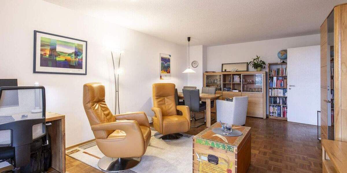 Sofort verfügbar! - Schöne, helle 2-Zimmer-Wohnung mit Tageslichtbad und Balkon sowie Tiefgarage 2 zimmer