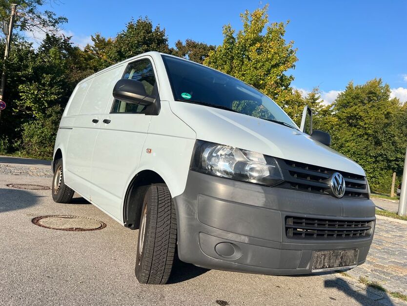 VW T5 Transporter 230.125 km 6.450 € München 81245