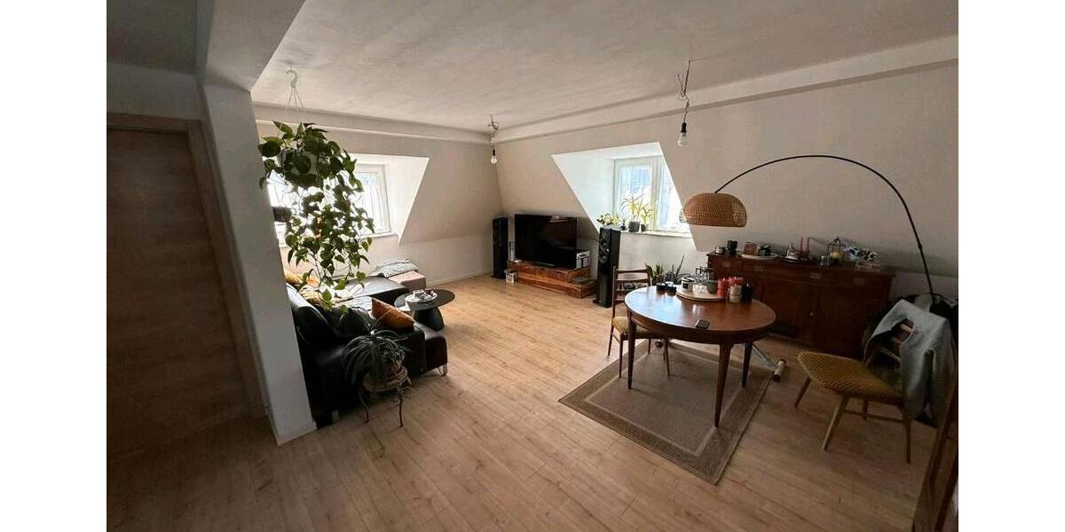 Dachgeschoßwohnung München Feldmoching-Hasenbergl - 4 Zimmer, 80 m&sup2;, 1.700&euro; | Angebot:26335443