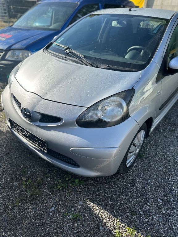 Aygo (X)