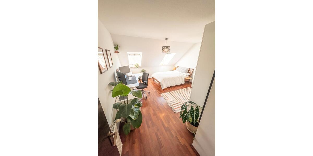 Dachgeschoßwohnung München Sendling-Westpark - 3 Zimmer, 95 m&sup2;, 2.400&euro; | Angebot:26425695