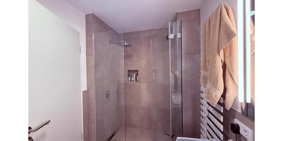 Doppelhaushälfte München Bogenhausen - 5 Zimmer, 144 m&sup2;, 3.970&euro; | Angebot:26247760