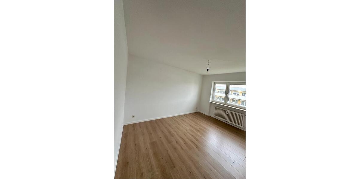 Etagenwohnung Fürstenfeldbruck - 3 Zimmer, 82 m&sup2;, 1.700&euro; | Angebot:25303484