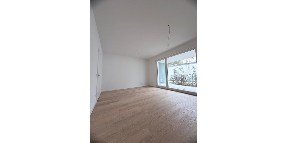 Erdgeschoßwohnung München Maxvorstadt - 2 Zimmer, 76 m&sup2;, 2.050&euro; | Angebot:26253680