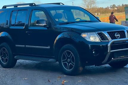 Nissan Pathfinder 261.900 km 10.400 &euro; München 80995