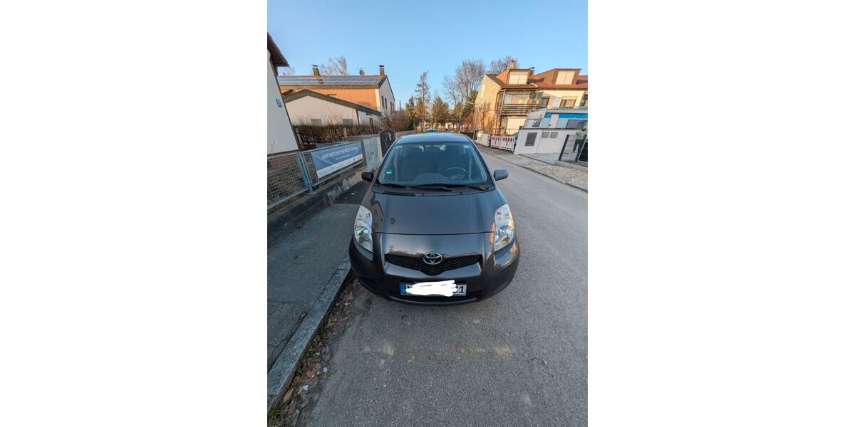 Toyota Yaris 195.000 km 1.999 &euro; München 80939