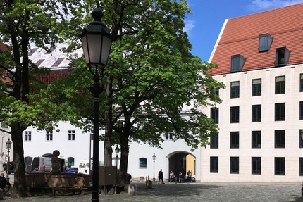 Zentral in München: moderne Wohnung im alten Hof in Erbpacht optional mit TG-Stellplatz - Wohnung München Altstadt-Lehel | Angebot:27082976