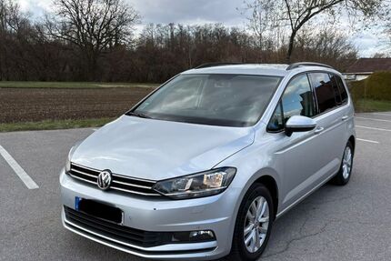 VW Touran 128.000 km 15.100 &euro; Gauting 82131