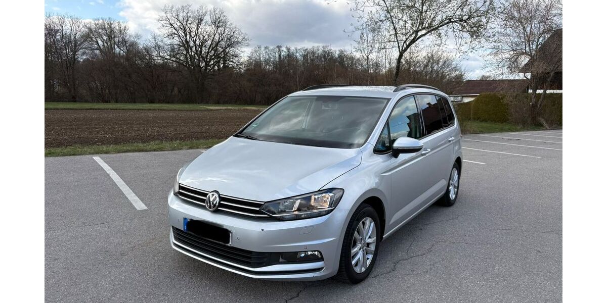 VW Touran 128.000 km 15.100 &euro; Gauting 82131