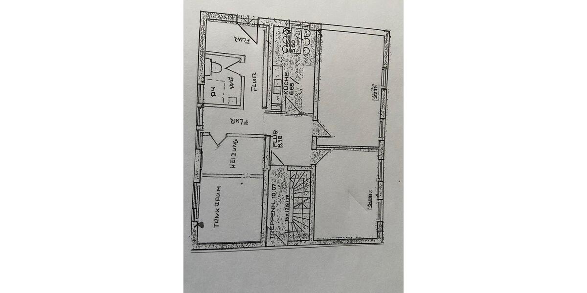 Helle 2-Zi.-Souterrainwhg. 90 m2, ab 1.04 zu vermieten 2 zimmer