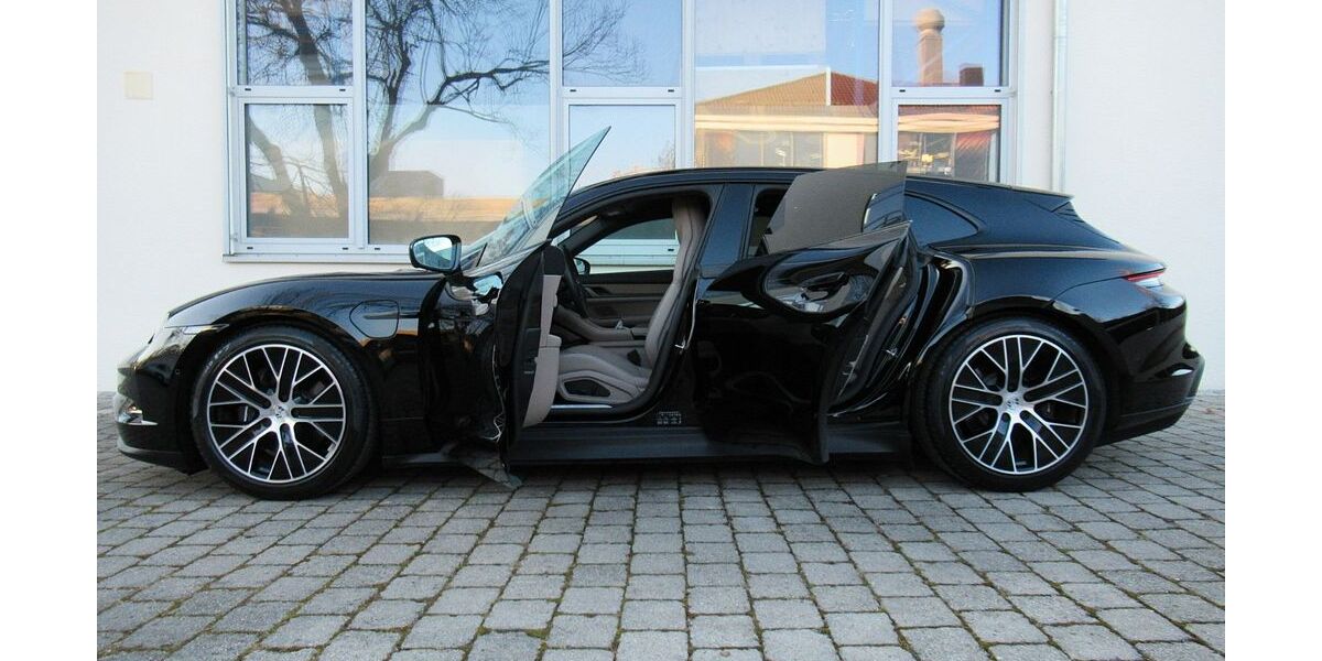 Porsche Taycan 4.000 km 88.950 &euro; Gauting bei Starnberg 82131