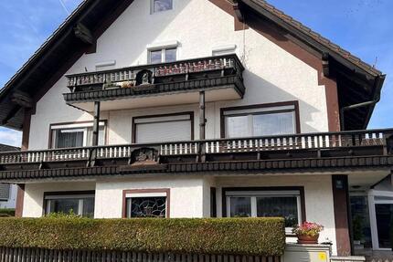 Geschmackvolle 4-Zimmer-Wohnung mit Balkon in ruhiger Lage zimmer