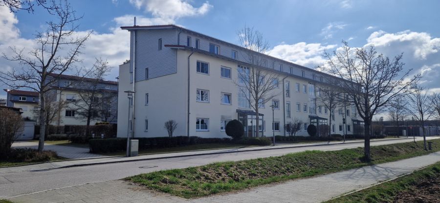 Provisionsfrei* (Von Privat) Charmante 4-Zimmer Wohnung mit Balkon sowie Außenstellplatz in Kirchheim bei München - Etagenwohnung Kirchheim bei München | Angebot:24356453
