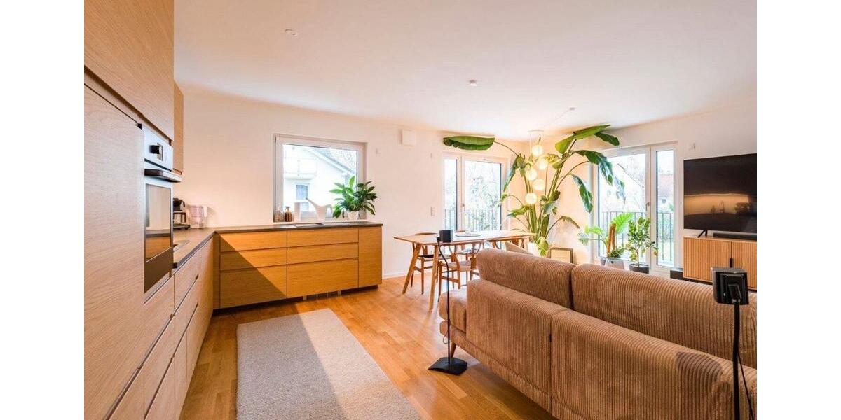 Neuwertige und sehr ruhige Wohnung mit 2 Balkonen in Trudering 3 zimmer