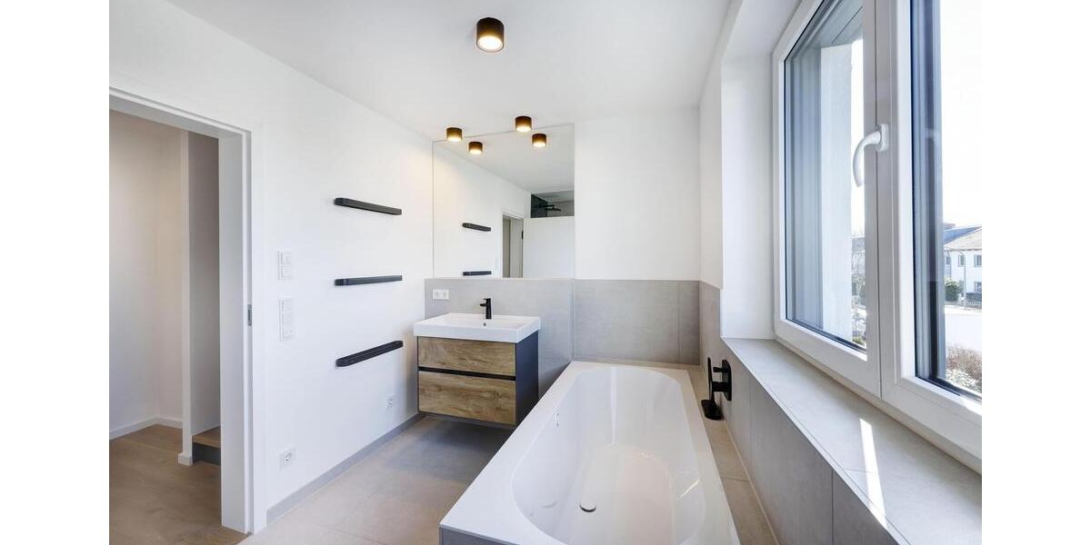 Reihenhaus München Sendling-Westpark - 4.5 Zimmer, 135 m&sup2;, 4.000&euro; | Angebot:25114277