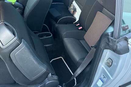 Peugeot 207 2.044.331 km 2.000 &euro; München 81829