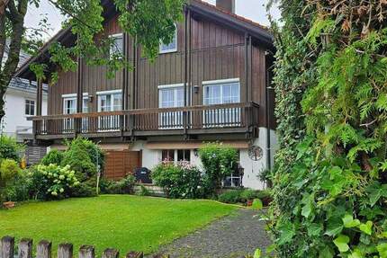 Geräumiges Familienhaus mit Balkon und Terrasse in München Aubing