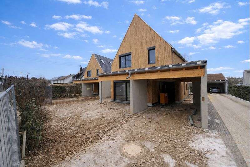 Haus zum Kaufen in Ismaning 1.195.000 € 141 m² 5 zimmer