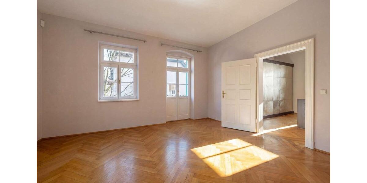 Villa München Nymphenburg - 9 Zimmer, 389 m&sup2;, 9.900&euro; | Angebot:25255917