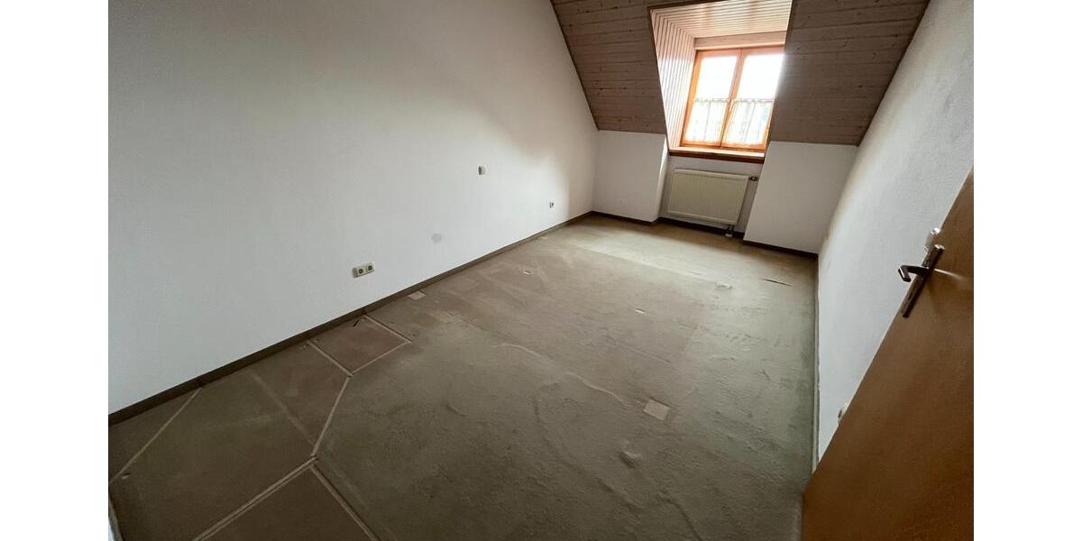 Doppelhaushälfte Röhrmoos - 5 Zimmer, 150 m&sup2;, 2.100&euro; | Angebot:25936917