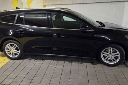 Ford Focus 143.200 km 14.300 &euro; München 80689