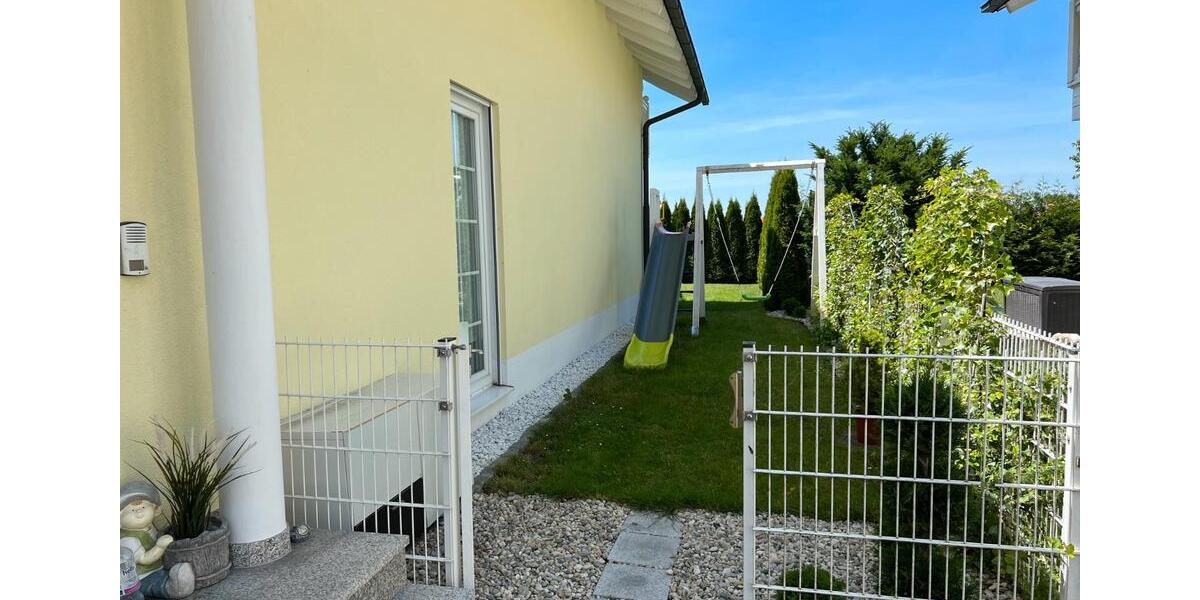 Einfamilienhaus Hallbergmoos - 7 Zimmer, 210 m&sup2;, 3.250&euro; | Angebot:26377737
