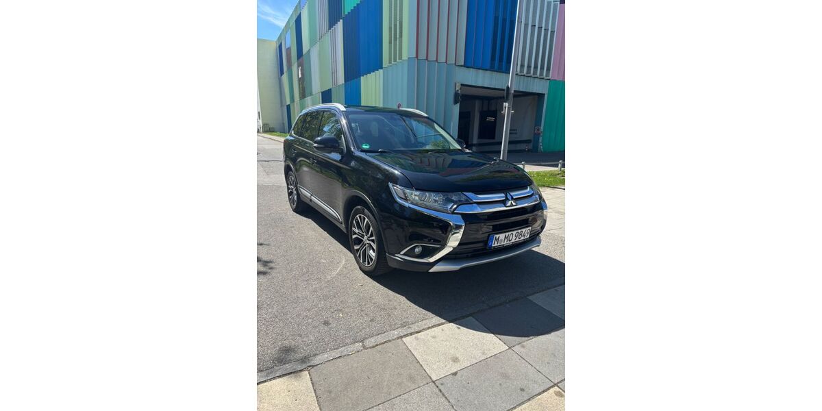 Mitsubishi Outlander 157.800 km 12.999 &euro; München 80933
