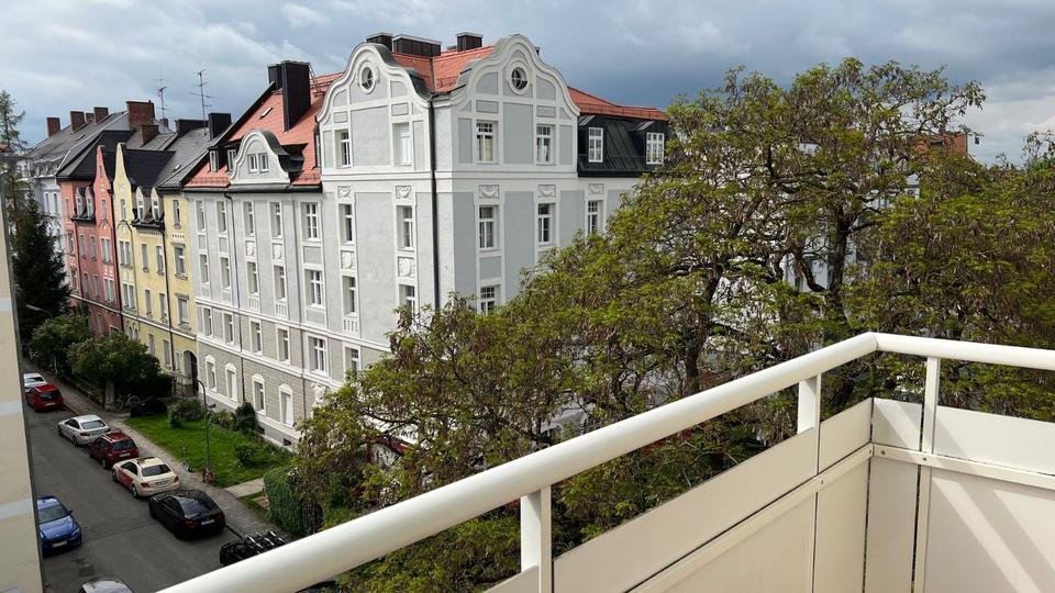 76 m² große helle Wohnung in Neuhausen - ZUR MIETE (auch WG) 3 zimmer