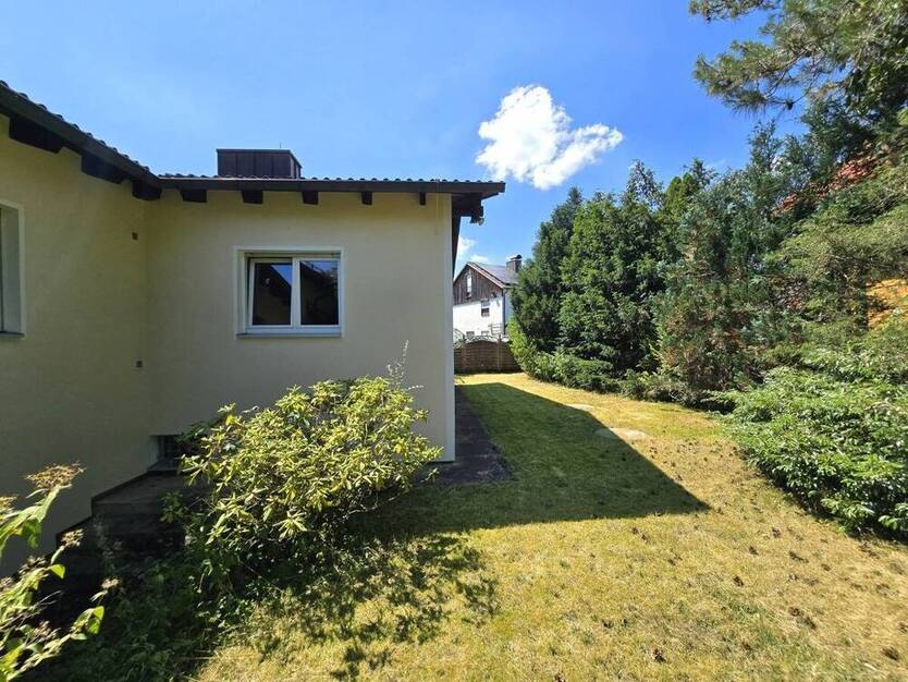 Großzügiges Anwesen inkl. EinliegerWohnung und Baureserve in Brunnthal