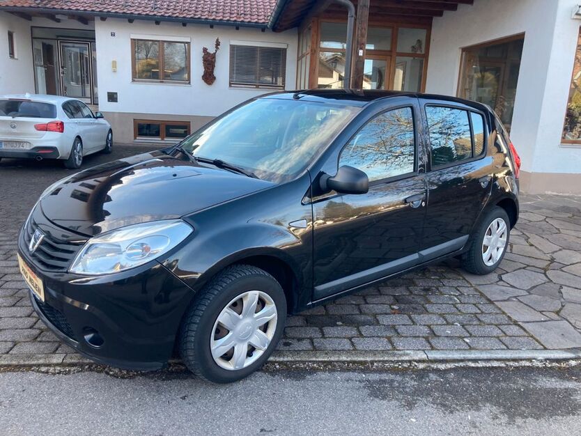 Dacia Sandero 122.305 km 1.999 € München 81739