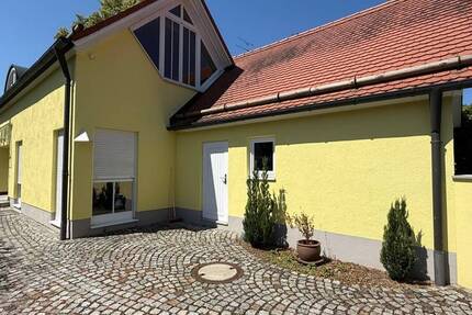 ELVIRA - Grünwald - Wohnen und Arbeiten in zwei Häusern auf einem Grundstück