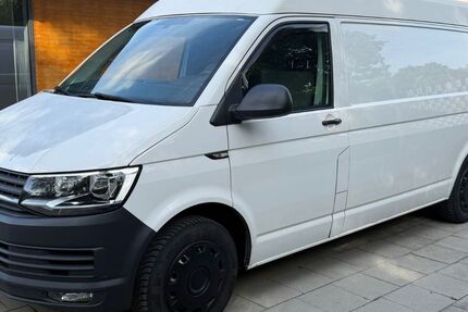 VW T6 Transporter 174.500 km 9.990 &euro; München 81825