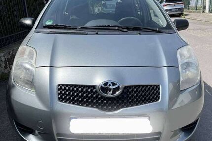 Toyota Yaris 160.000 km 2.200 &euro; München 81369