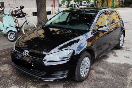VW Golf 46.885 km 10.990 &euro; München 81371