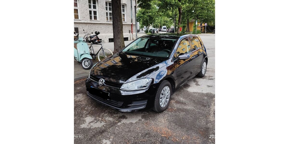 VW Golf 46.885 km 10.990 &euro; München 81371
