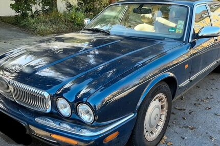 Jaguar Daimler 191.611 km 5.799 &euro; München 81475