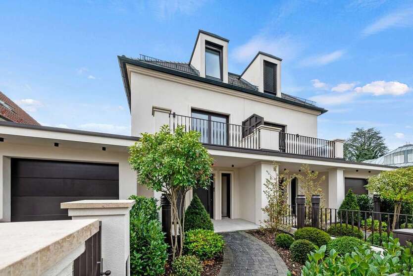 Haus zum Kaufen in München 2.480.000 € 234.07 m²