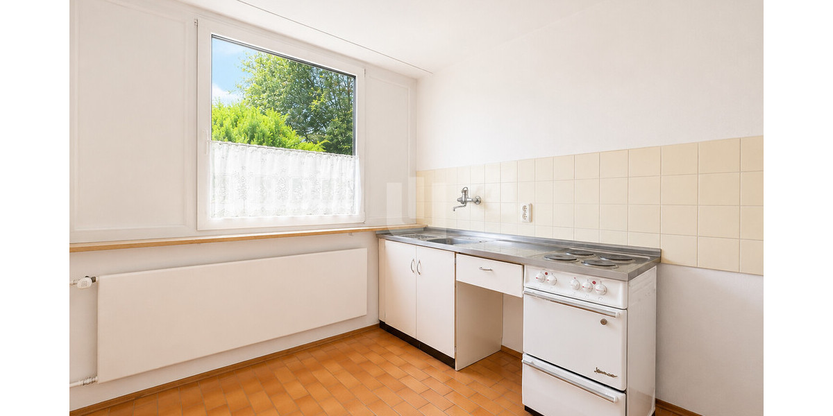 WINDISCH - Traumgrundstück mit Doppelhaushälfte zur Sanierung oder Neubebauung in ruhiger Lage - Einfamilienhaus Gröbenzell | Angebot:27009043